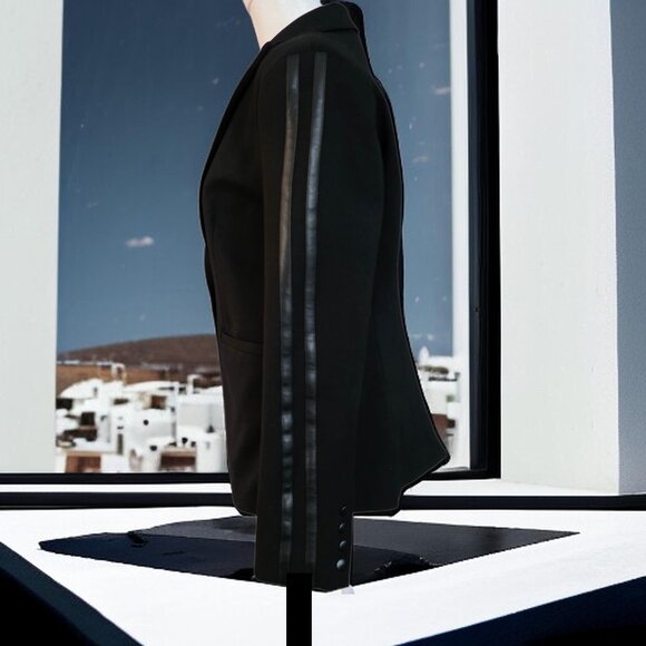 NWOT EVEREVE (MED) Jones St. Varsity Stripe Black Blazer - Picture 4 of 12